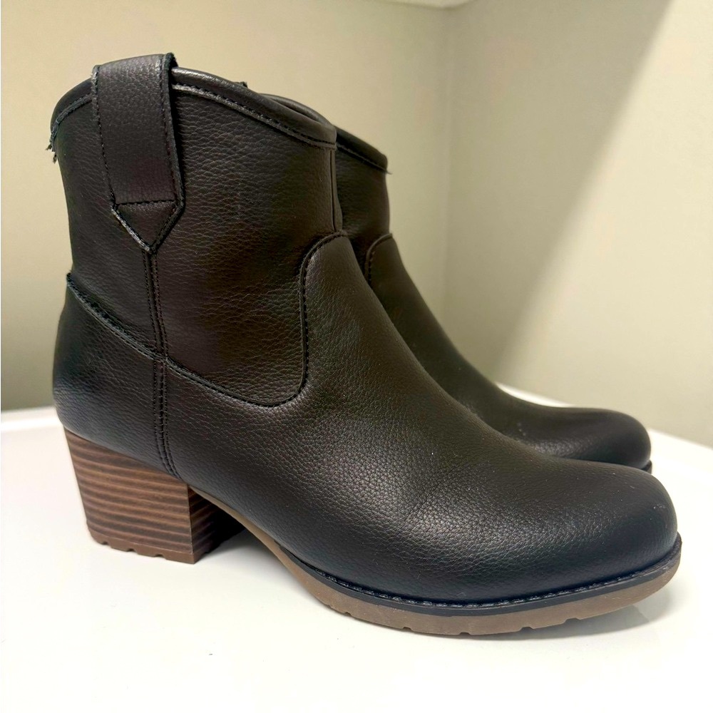 Boc Women’s Alenni Stacked Heel Booties Black Size 7.5